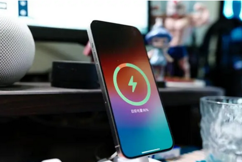 七星关苹果15换屏服务分享用什么充电器给iPhone15充电更好 